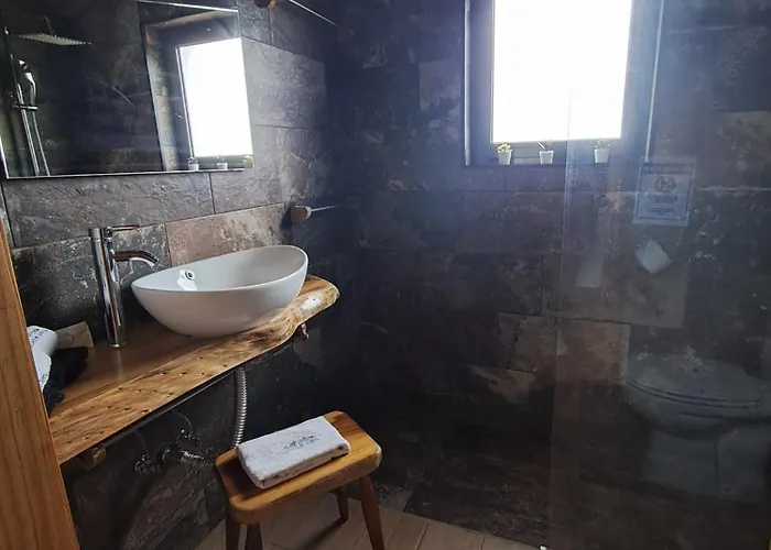 Casas Da Quinta * Santa Cruz das Flores